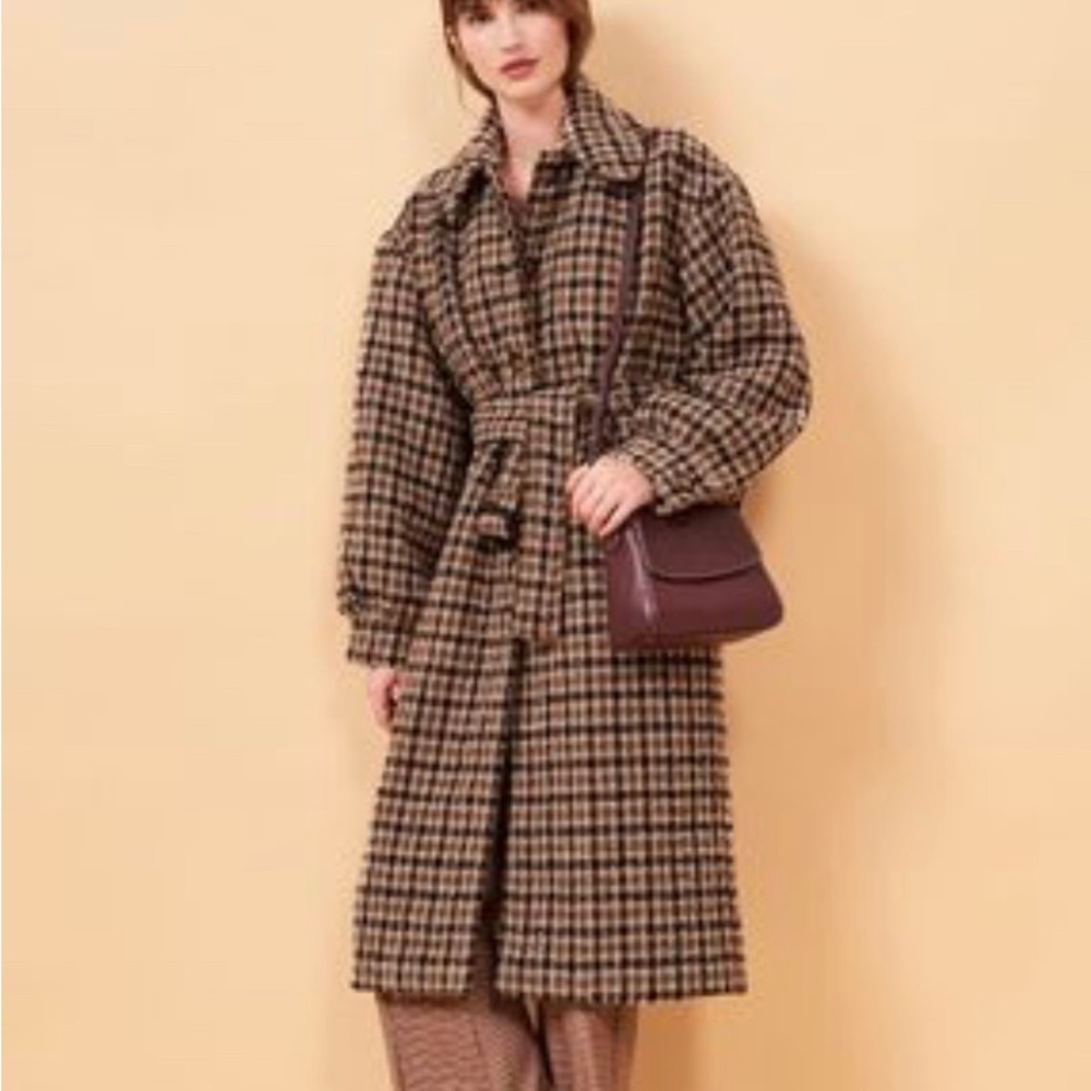 IN SEARCH OF Rouje Gerard coat 34 or 36 ISO